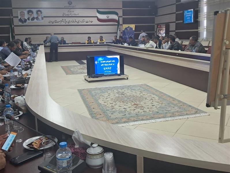 آموزش دهیاران در خصوص اجرای پروژه جی نف در شهرستان مرند