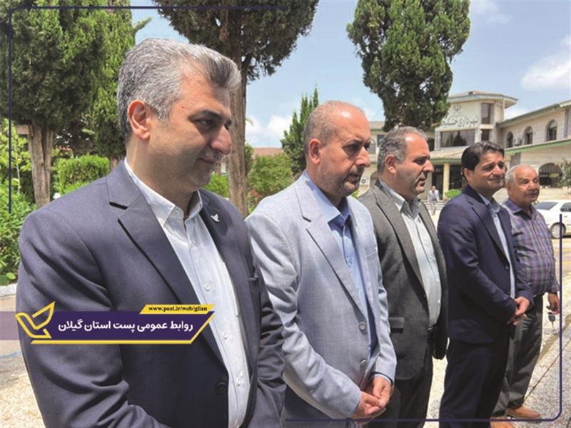 ادای احترام مدیركل پست گیلان به مقام شامخ شهدا