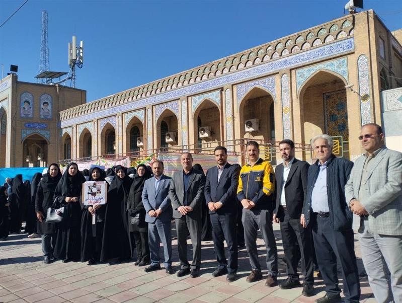 راهپیمایی مدیركل،معاونین،روسای واحد ها،همكاران و جمعی از بانوان اداره پست استان كرمانشاه در یوم الله ۱۳ آبان ماه ،نماد وحدت ملّی در آستانه ایام فاطمیه