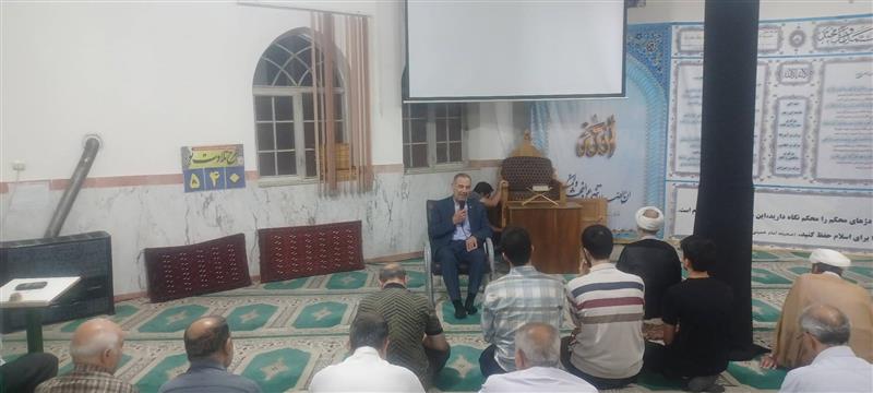 مدیران دستگاه های اجرایی كرمانشاه در مساجد سطح شهر مشكلات مردم را بررسی كردند