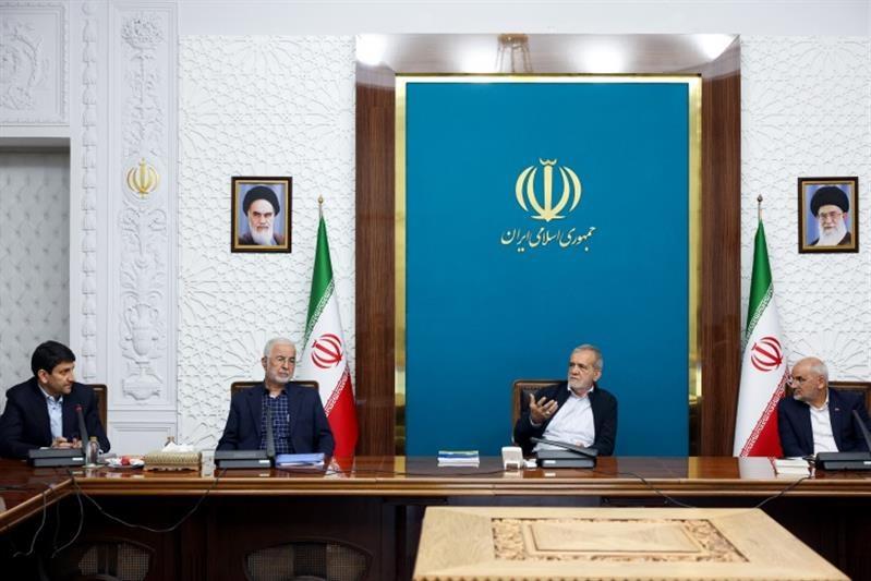 رئیس جمهور پزشكیان در جلسه بررسی پیشرفت دو پروژه اتصال اطلاعات هویتی و مالی: ارائه هر گونه خدمات به مردم بر مبنای طرح‌های ژئوكد و جی‌نف صورت خواهد گرفت