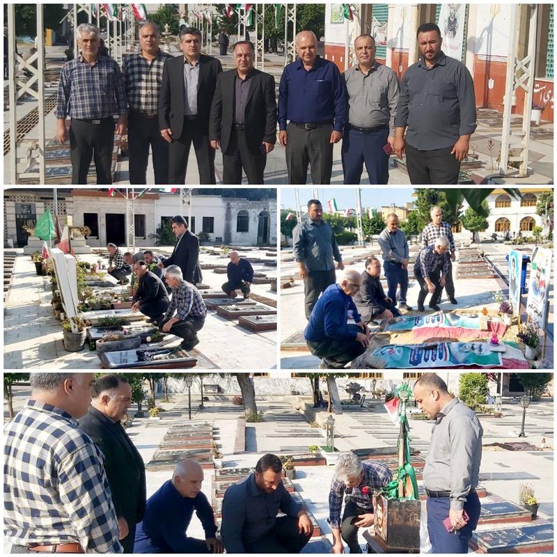 گرامیداشت هفته دولت با عطرافشانی مزار شهدا در مركز مازندران