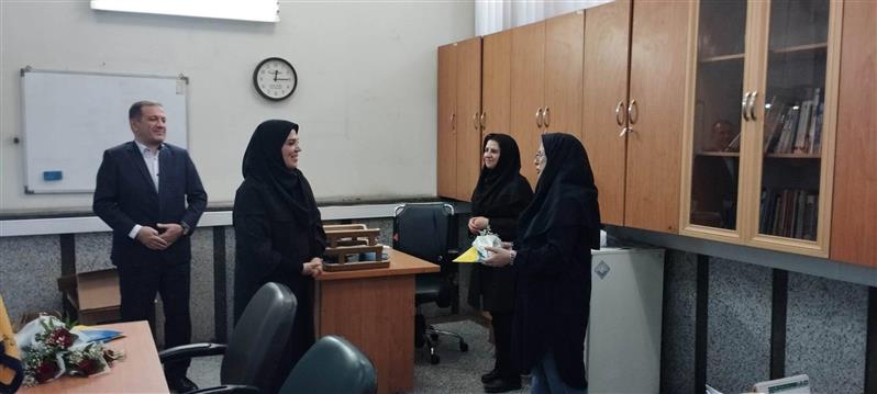تجلیل از بانوان سید به مناسبت عید غدیر با حضور مسئول امور بانوان منطقه پستی شمال تهران