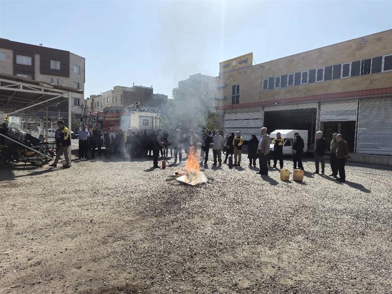 برگزاری مانور پدافند غیرعامل آتش‌سوزی در اداره‌كل پست استان قزوین