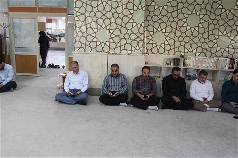 برگزاری مراسم زیارت عاشورادر نمازخانه اداره كل